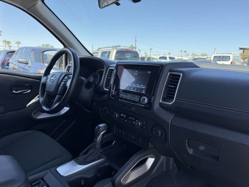 Used 2024 Nissan Frontier SV w/ SV Convenience Package image 30