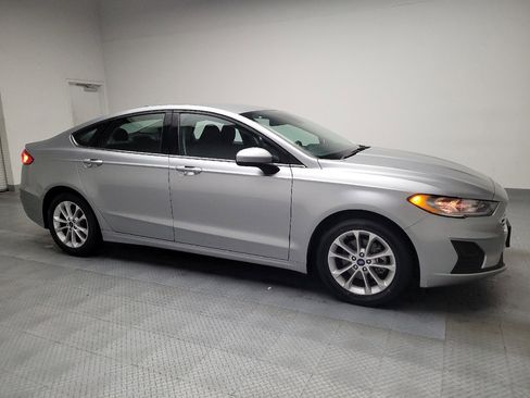 Used 2020 Ford Fusion SE image 11