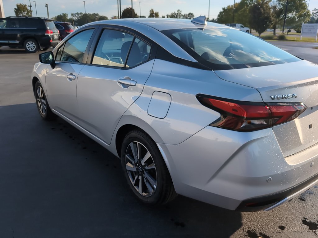 Used 2025 Nissan Versa SV FWD image 3