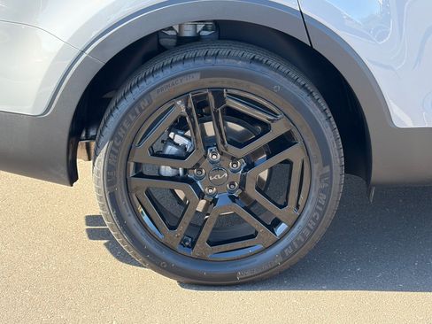 Certified 2025 Kia Telluride SX Prestige X-Line AWD/4WD image 10