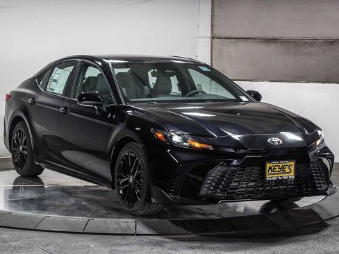 New 2026 Toyota Camry SE image 5