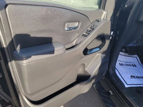 Used 2023 Nissan Frontier SV w/ Midnight Edition Package image 20