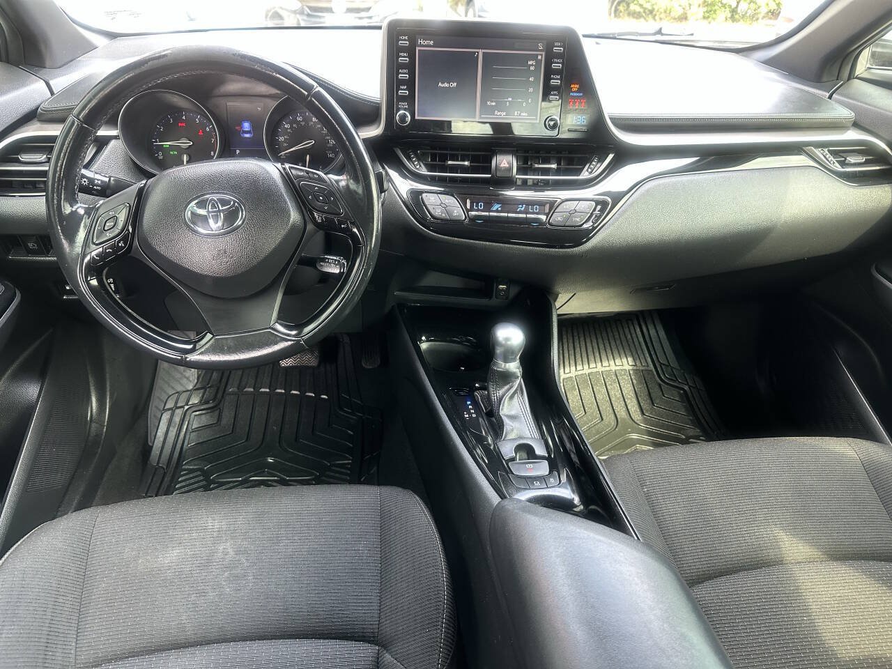 Used 2019 Toyota C-HR XLE FWD image 12