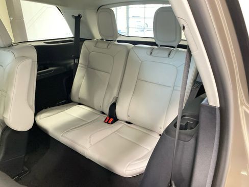 New 2026 Lincoln Aviator AWD image 10