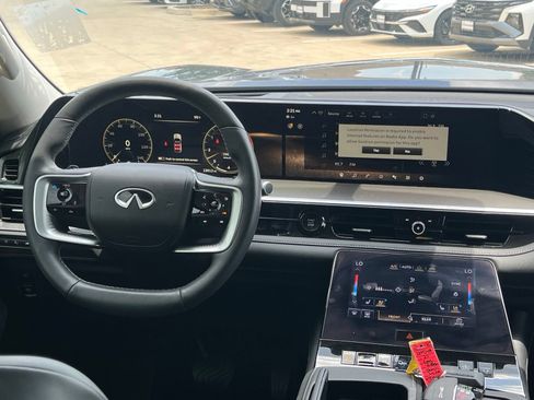 Used 2025 INFINITI QX80 Luxe RWD image 23