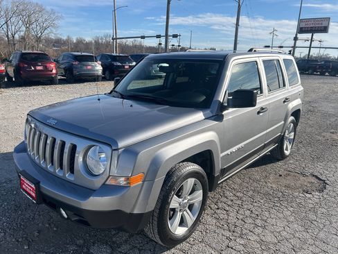 Used 2017 Jeep Patriot Sport w/ Tire & Wheel Group image 7