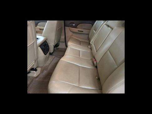 Used 2013 Chevrolet Avalanche LTZ AWD/4WD image 17
