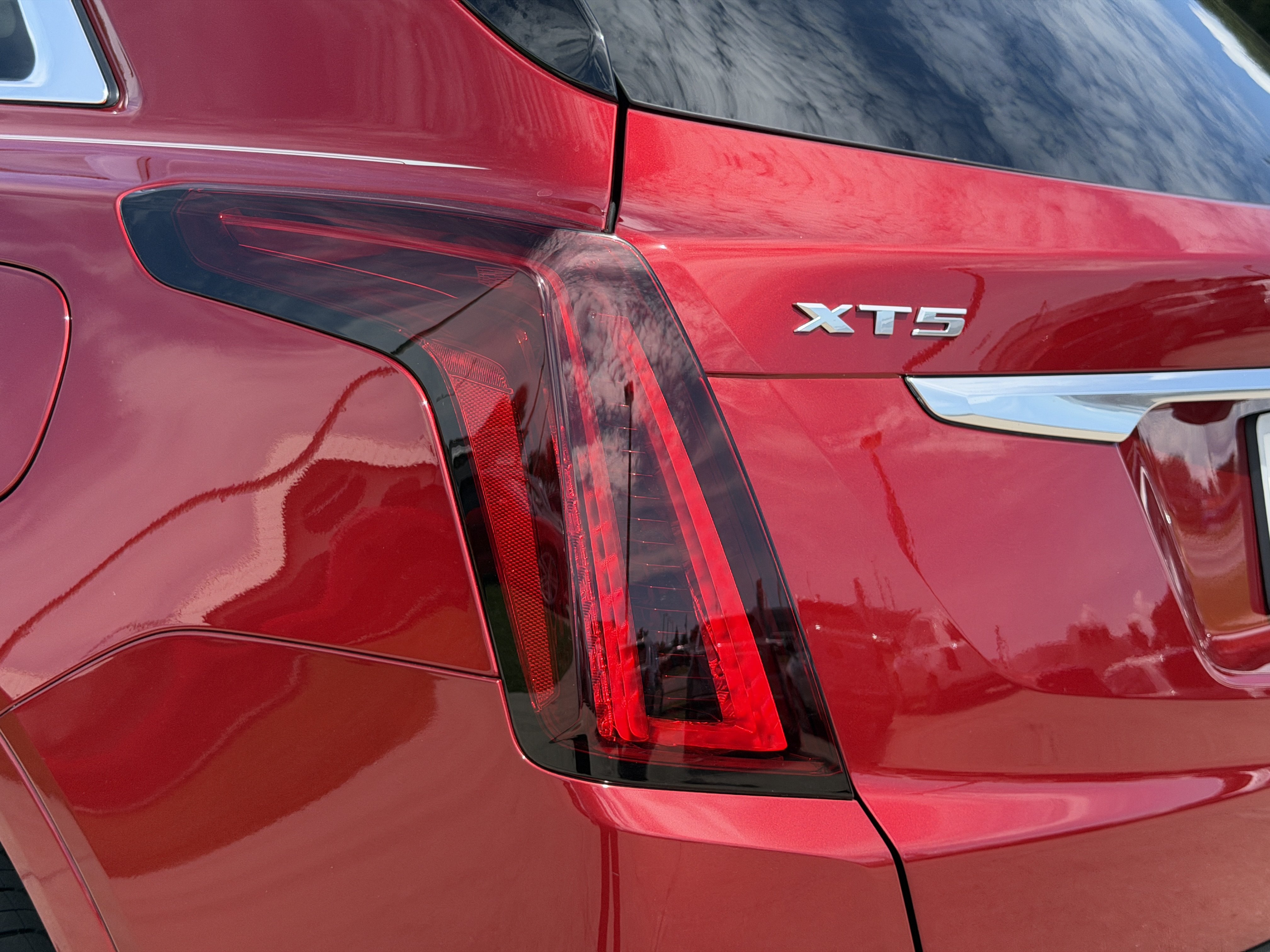 Certified 2024 Cadillac XT5 Premium Luxury FWD image 9