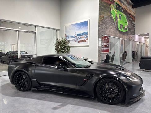 Used 2017 Chevrolet Corvette Grand Sport w/ Carbon Flash Badge Package RWD image 5