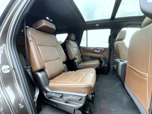 Used 2021 Chevrolet Tahoe High Country w/ Premium Package AWD/4WD image 22