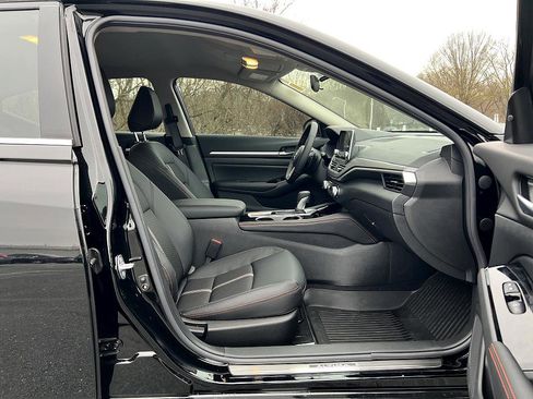 New 2025 Nissan Altima 2.5 SR image 23