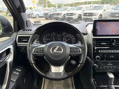 Used 2023 Lexus GX 460 Luxury w/ Accessory Package AWD/4WD image 25