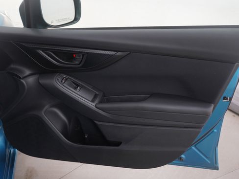 Used 2018 Subaru Impreza 2.0i Premium image 9