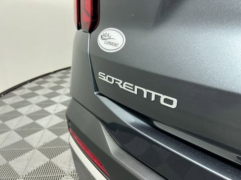 New 2026 Kia Sorento S image 5