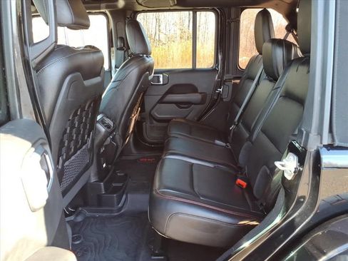 Used 2021 Jeep Wrangler Unlimited Rubicon w/ LED Lighting Group AWD/4WD image 14