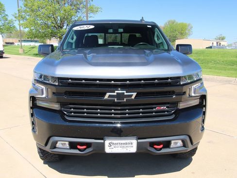 Used 2021 Chevrolet Silverado 1500 LT Trail Boss w/ Convenience Package II image 2