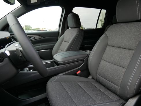 New 2026 Chevrolet Traverse LT w/ Midnight/Sport Edition image 4