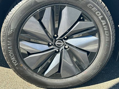 Certified 2023 Nissan Ariya AWD image 6