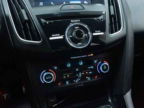 Used 2017 Ford Focus RS image 40