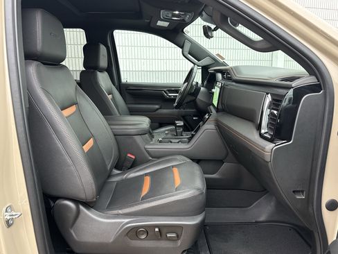 Used 2023 GMC Sierra 1500 AT4 w/ Technology Package image 5