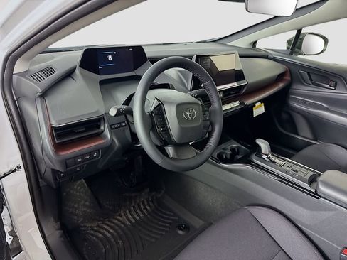New 2026 Toyota Prius Plug-In Hybrid FWD image 9
