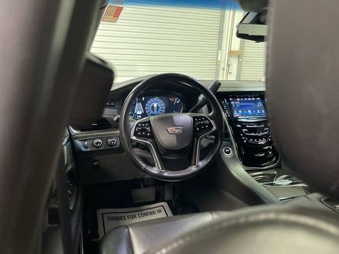 Used 2019 Cadillac Escalade Platinum AWD/4WD image 24