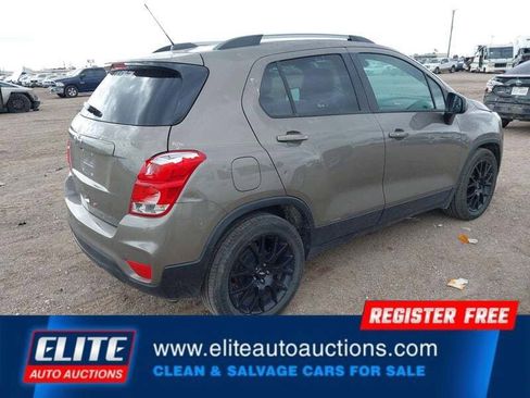 Used 2021 Chevrolet Trax LT w/ Sport Edition image 7