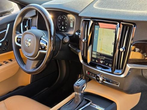Used 2017 Volvo S90 T6 Momentum w/ Vision Package AWD/4WD image 21
