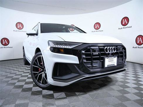 Used 2021 Audi Q8 Premium Plus w/ Premium Plus Package image 2