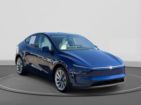 Used 2026 Tesla Model Y Long Range AWD/4WD image 3