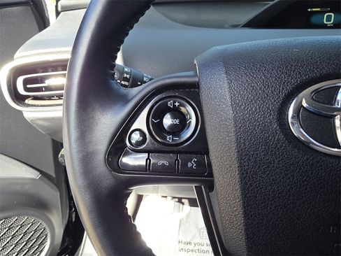 Certified 2022 Toyota Prius L Eco image 30