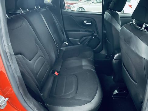 Used 2017 Jeep Renegade Altitude w/ Safety & Security Group FWD image 21