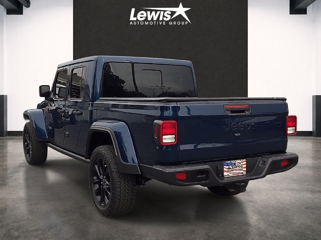 Used 2025 Jeep Gladiator Sport AWD/4WD image 3
