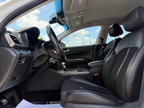 Used 2019 Kia Optima S FWD image 14