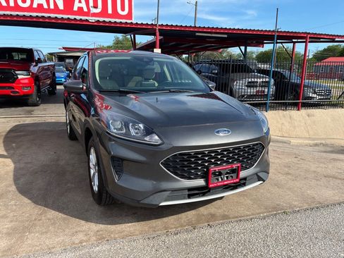 Used 2020 Ford Escape SE AWD/4WD image 3
