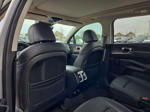 Certified 2022 Kia Sorento SX image 22