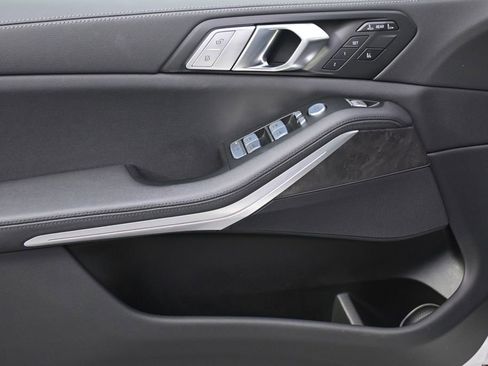 Used 2022 BMW X7 xDrive40i w/ Parking Assistance Package AWD/4WD image 23