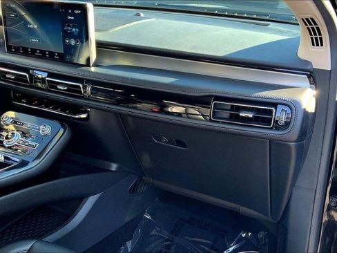 Used 2022 Lincoln Nautilus AWD w/ Premium Package image 14