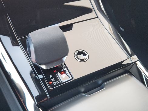 Certified 2025 Land Rover Range Rover Sport SE image 21