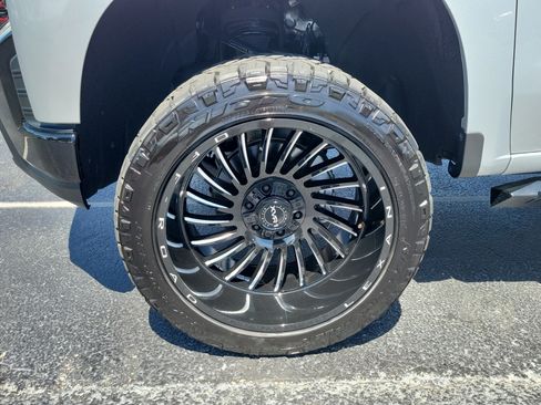 Used 2021 Chevrolet Silverado 1500 Custom Trail Boss AWD/4WD image 5
