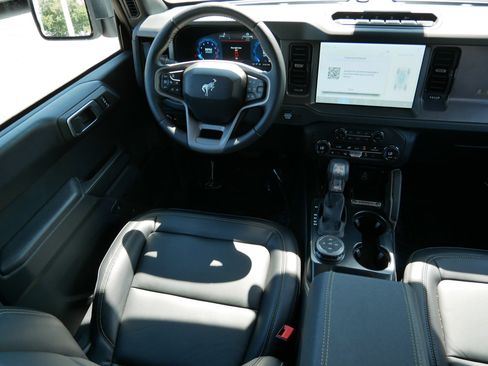 Used 2026 Ford Bronco Badlands AWD/4WD image 9