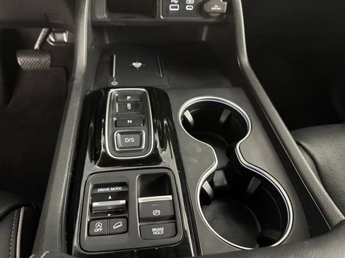 Used 2025 Honda Pilot Elite image 28