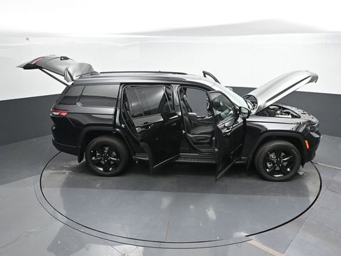 New 2025 Jeep Grand Cherokee L Altitude image 49