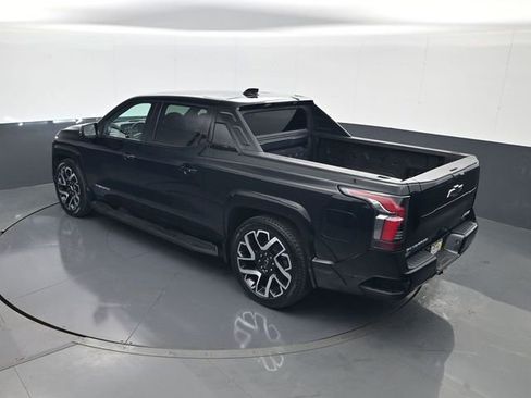 Certified 2025 Chevrolet Silverado EV RST AWD/4WD image 19