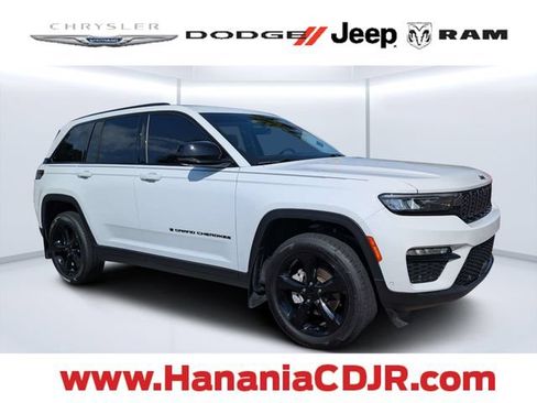Certified 2023 Jeep Grand Cherokee Limited w/ Luxury Tech Group II AWD/4WD image 1