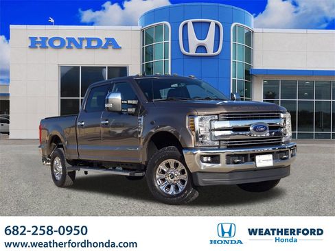 Used 2019 Ford F250 Lariat w/ Chrome Package image 1