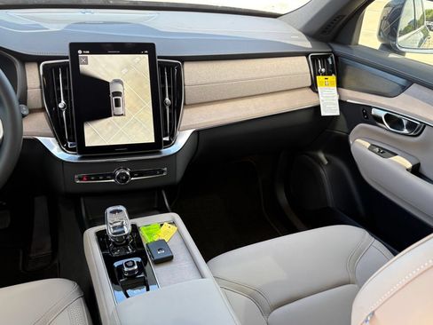 New 2026 Volvo XC90 B6 Plus w/ Protection Package Premier AWD/4WD image 13