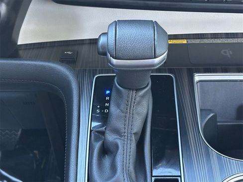 Certified 2023 Toyota Sienna Platinum image 28