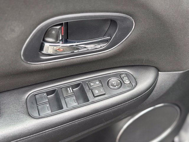 Used 2018 Honda HR-V EX image 11