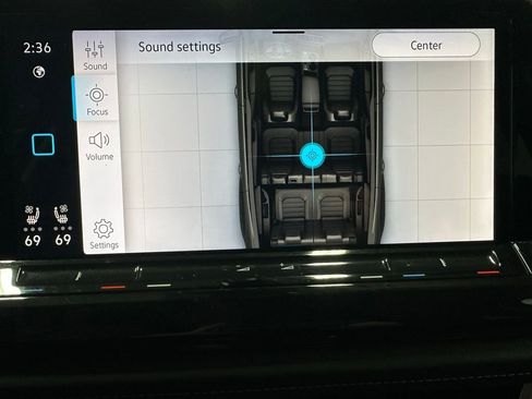 Used 2025 Volkswagen Atlas SE image 33